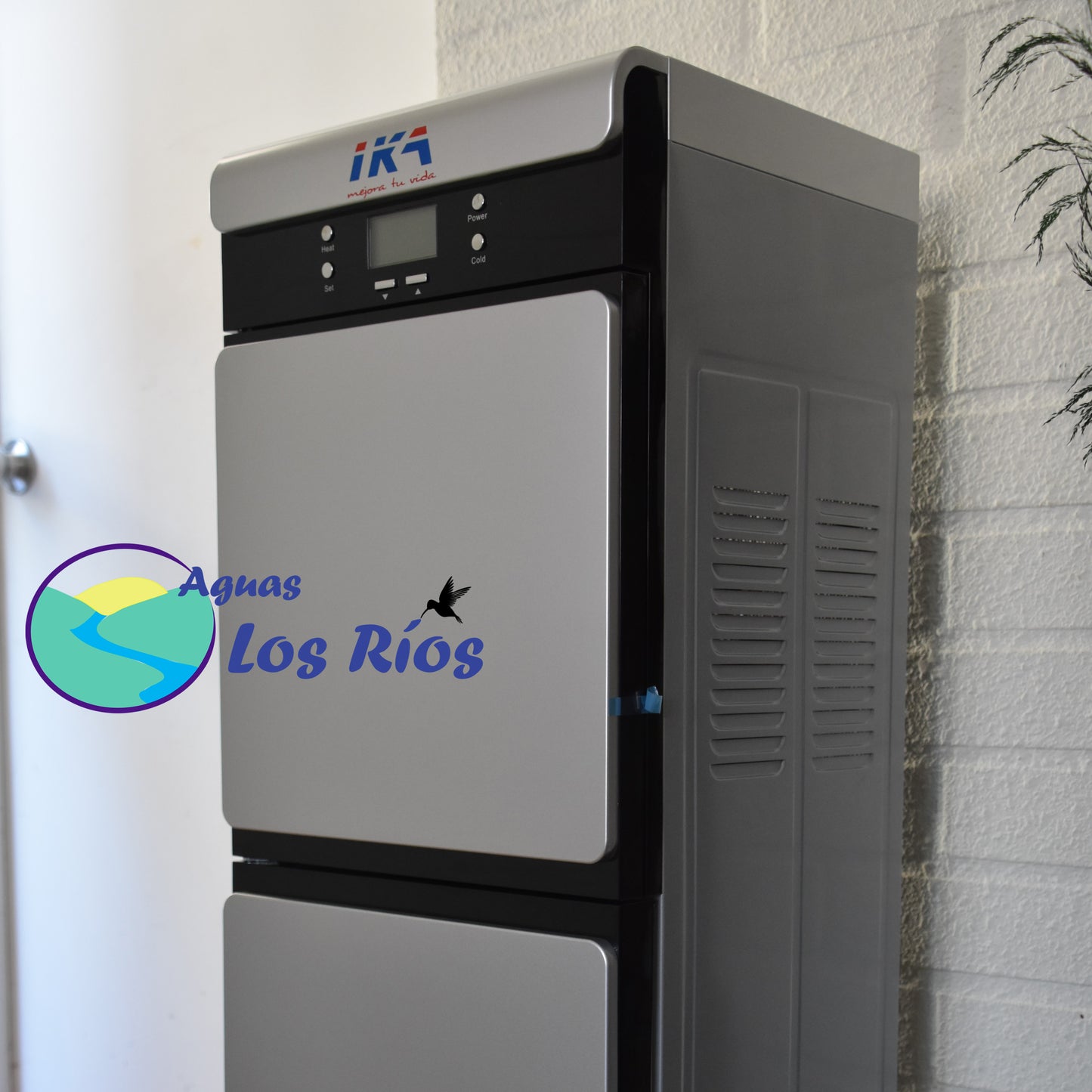 Dispensador configurable de agua fria y caliente con compresor IKA