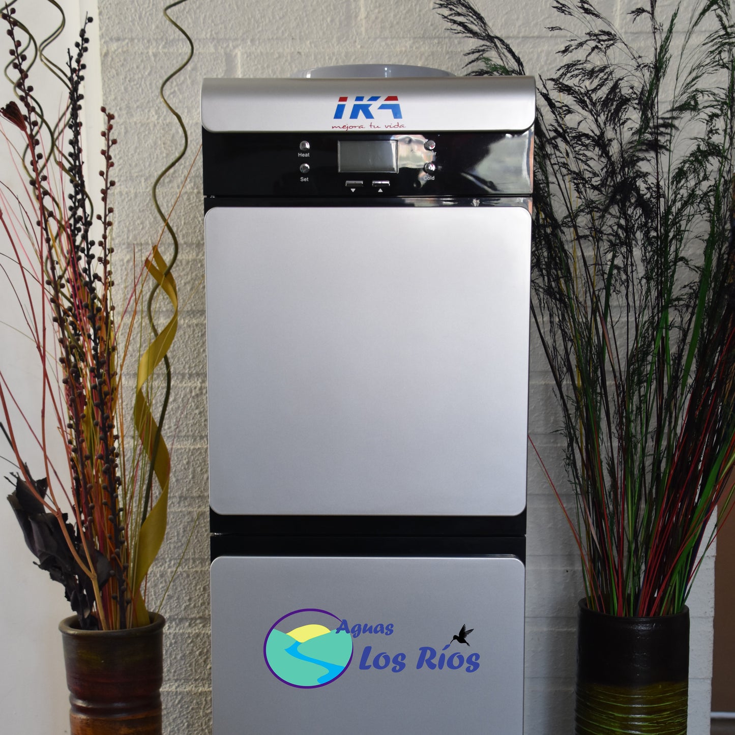 Dispensador configurable de agua fria y caliente con compresor IKA